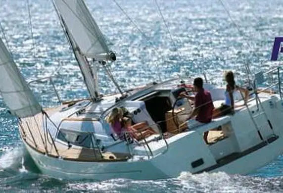 Universal Sailing School Training Centre Banner